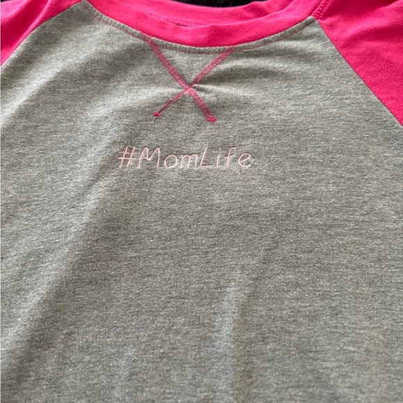 Women’s Self Embroidered Baseball Tee Pink and Grey Small #momlife - Picture 2 of 4